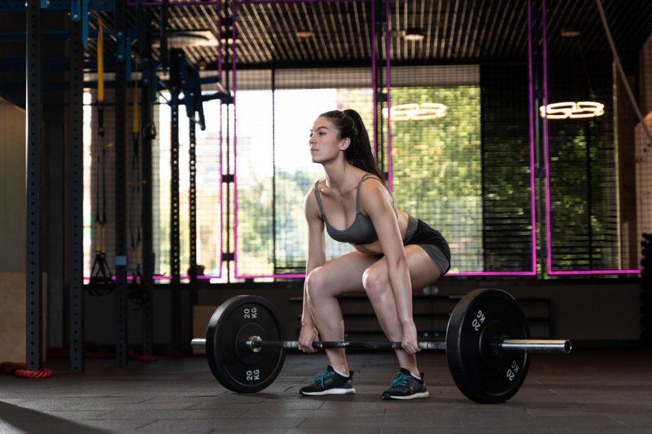 Jak se vyhnout zranění při dřepech a mrtvém tahu