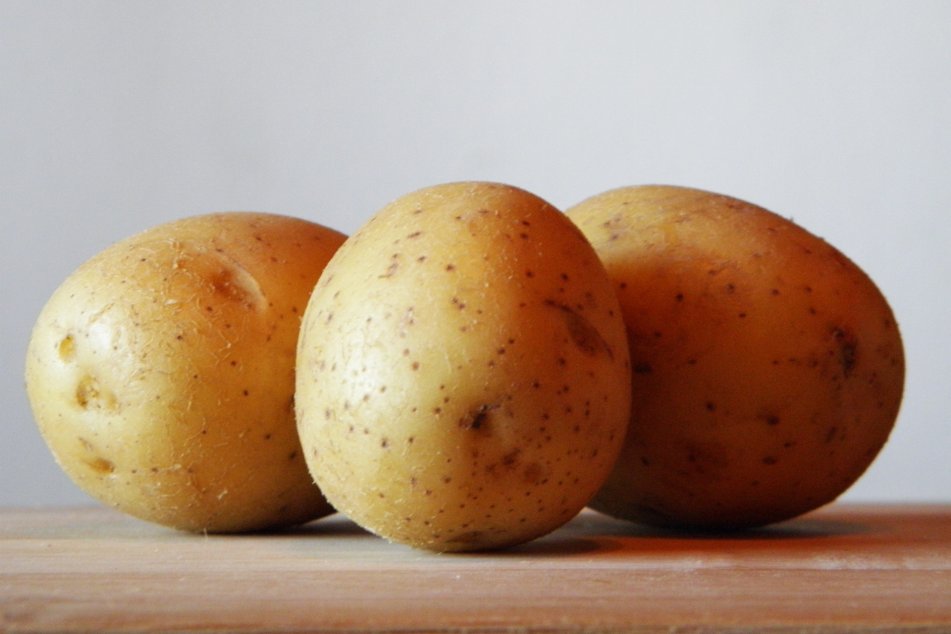 Recept na tradiční bramborový salát ve fit verzi